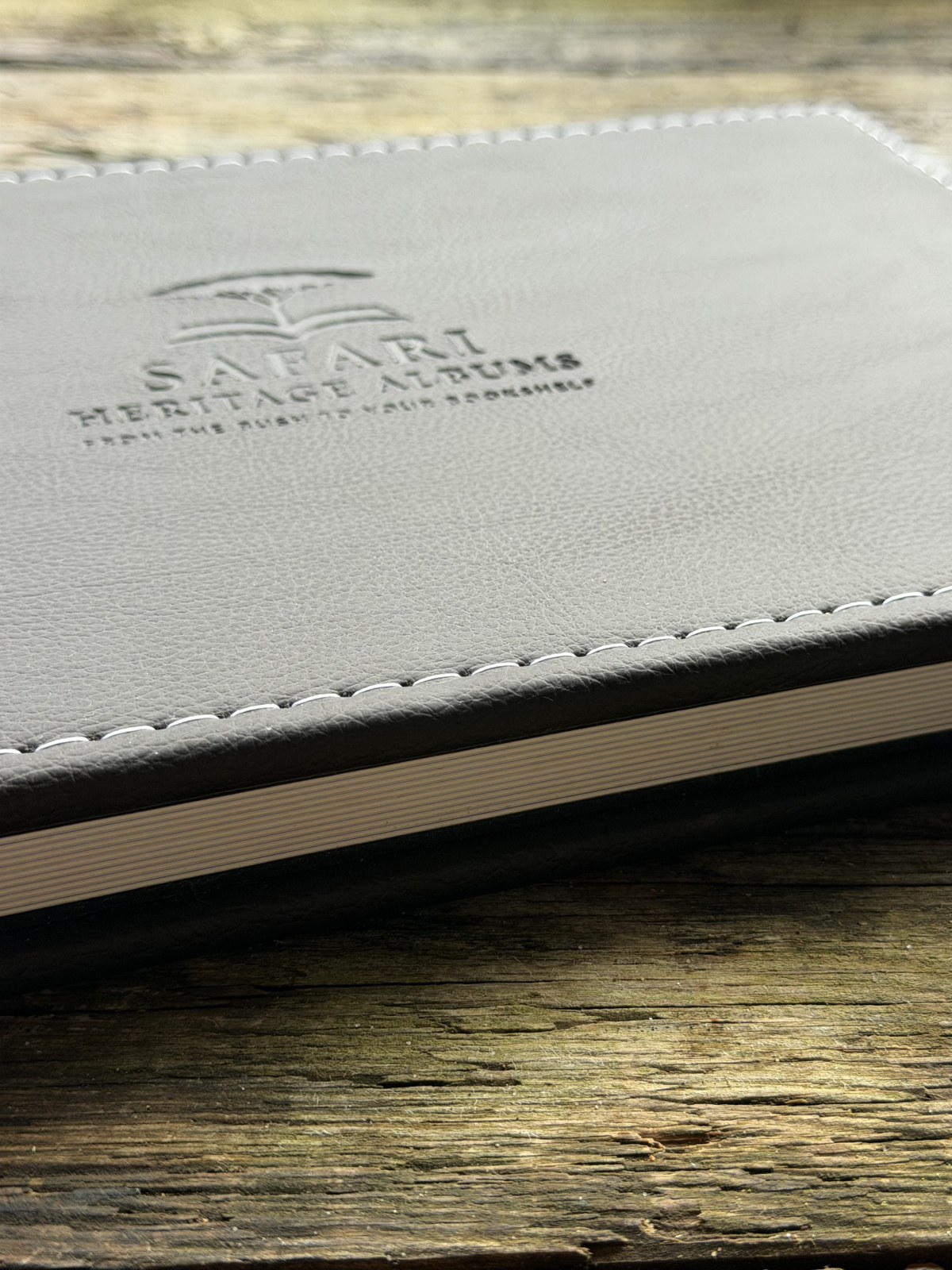The Landscape — 30 × 20 cm leather-bound safari album
